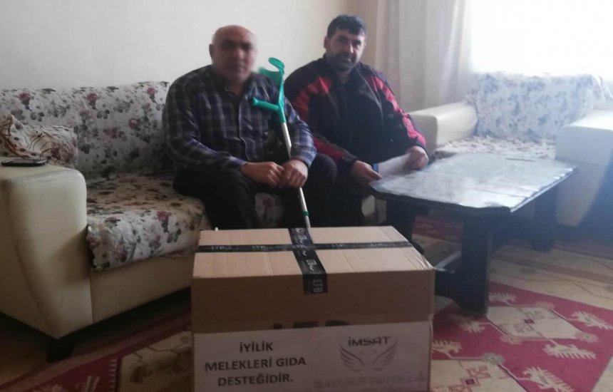 Yaşlılarımızın yanındayız.