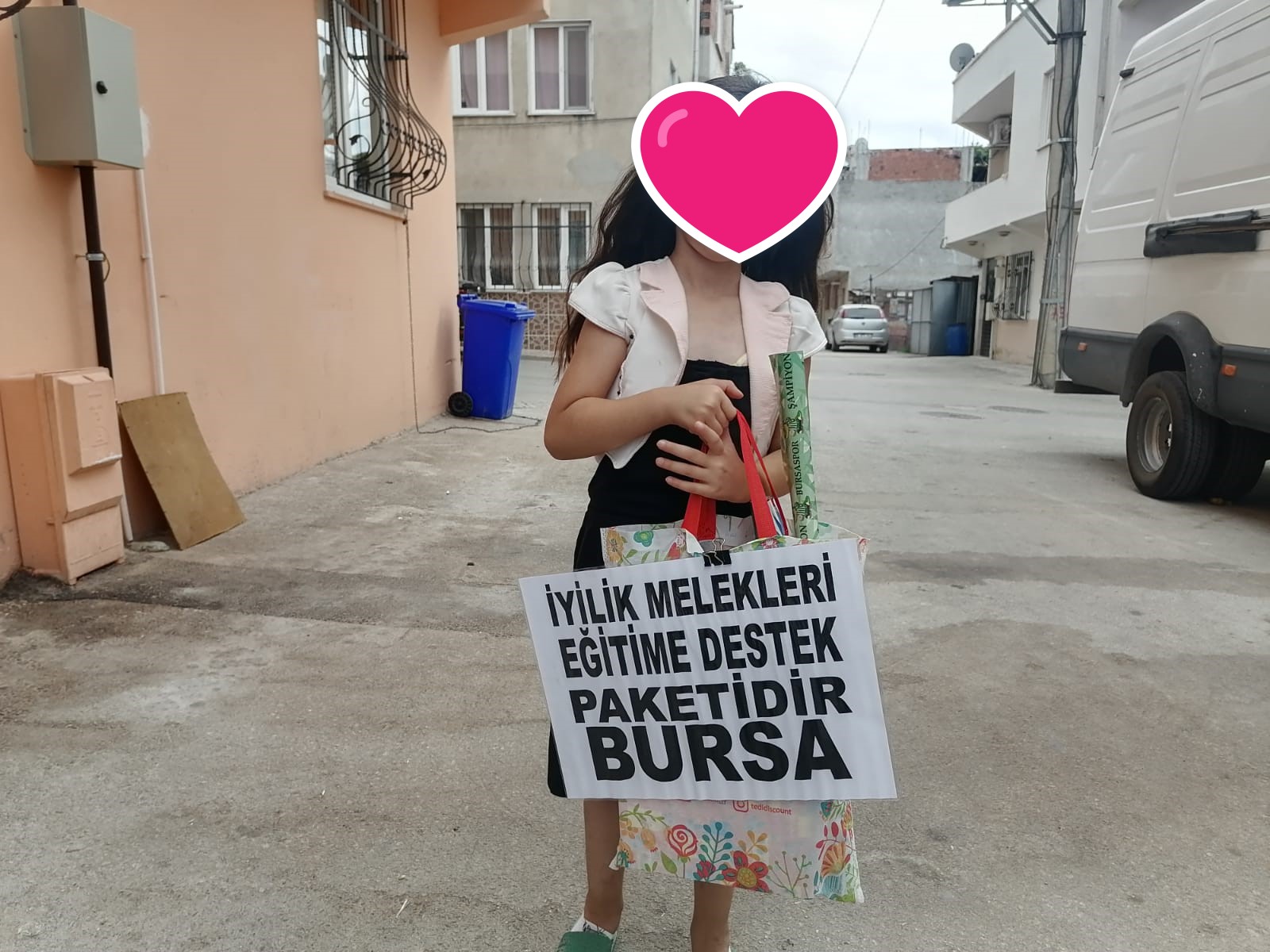 KIRTASİYE DESTEKLERİMİZ DEVAM EDİYOR