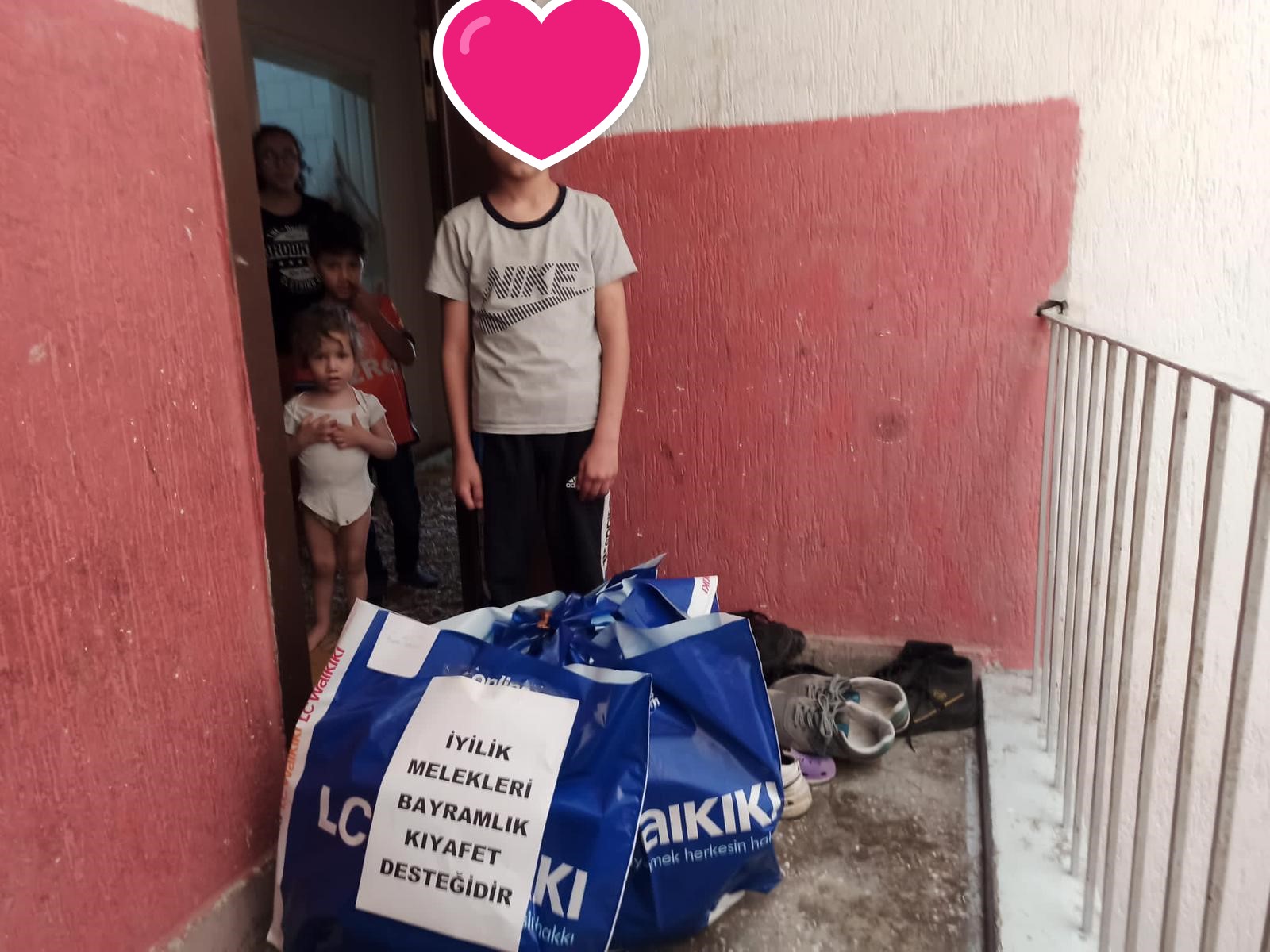 BAYRAMLIK KIYAFET DESTEKLERİMİZ SAHİPLERİNE ULAŞIYOR