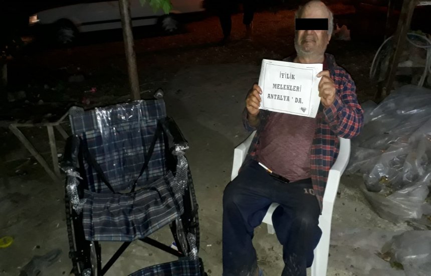 Karanlığa bürüneceğine bir ışık da sen yak!.