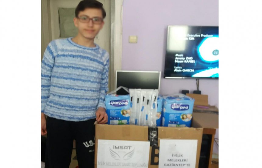 Cocuklarımız her zaman gülsün diye varız