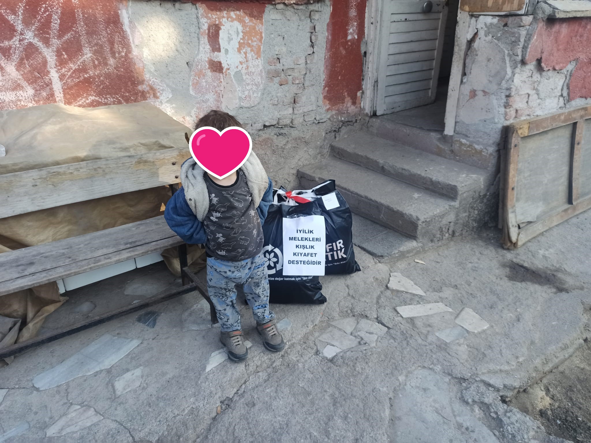 KIŞLIK KIYAFET DESTEKLERİMİZ SAHİPLERİNE ULAŞIYOR