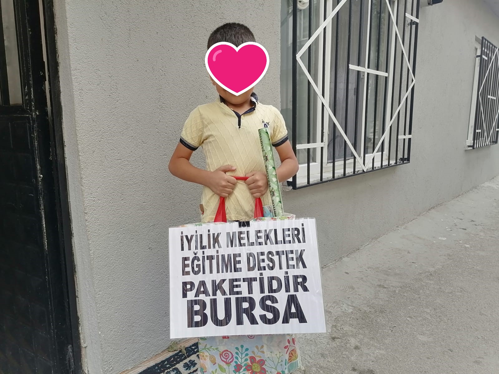 KIRTASİYE DESTEKLERİMİZ DEVAM EDİYOR