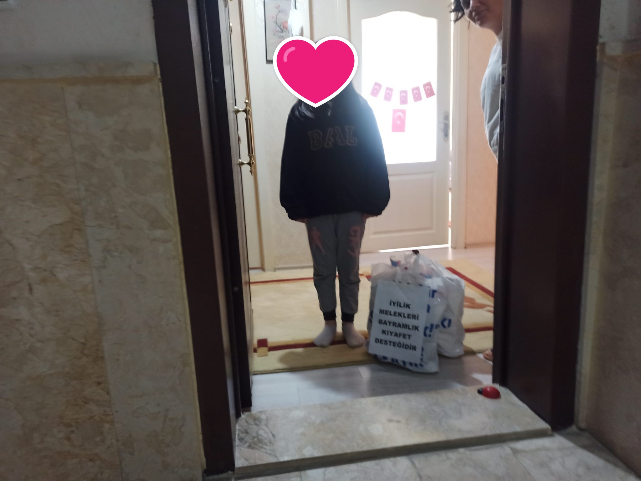 BAYRAMLIK KIYAFET DESTEKLERİMİZ SAHİPLERİNE ULAŞIYOR