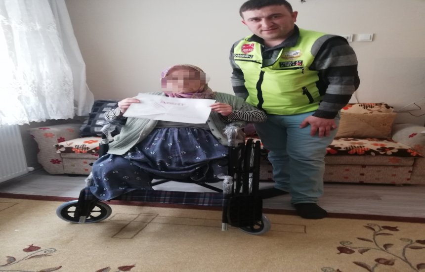 Aramızda olup da aramıza gerçekten katılmak isteyen engellilerin “BİZ DE VARIZ!!” çağrısına kulaklarını tıkama.