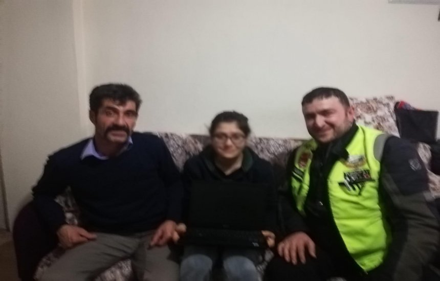 Cocuklarımız gülsün