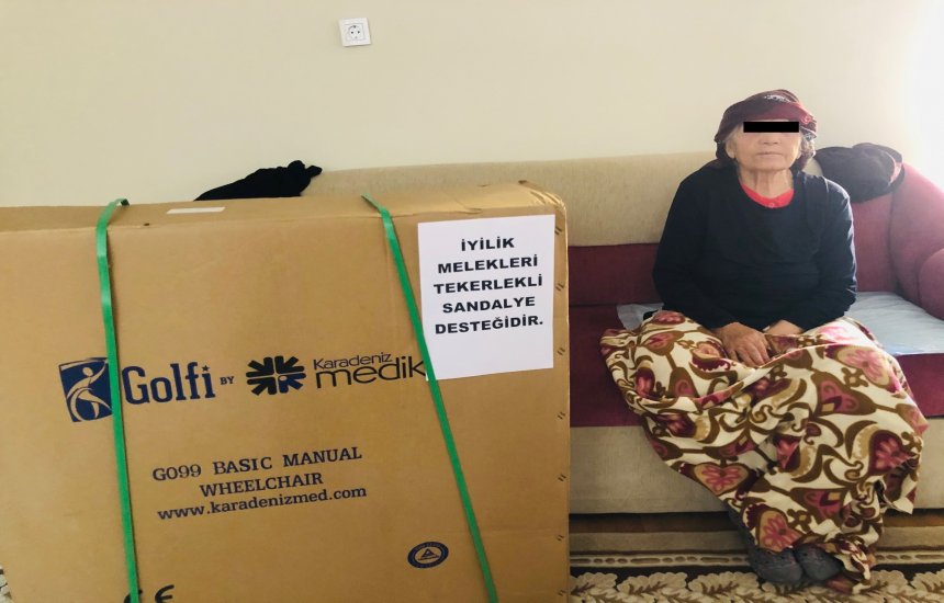 TEKERLEKLİ SANDALYEMİZ GÜZEL YÜREKLİMİZE ULAŞTIRILDI..