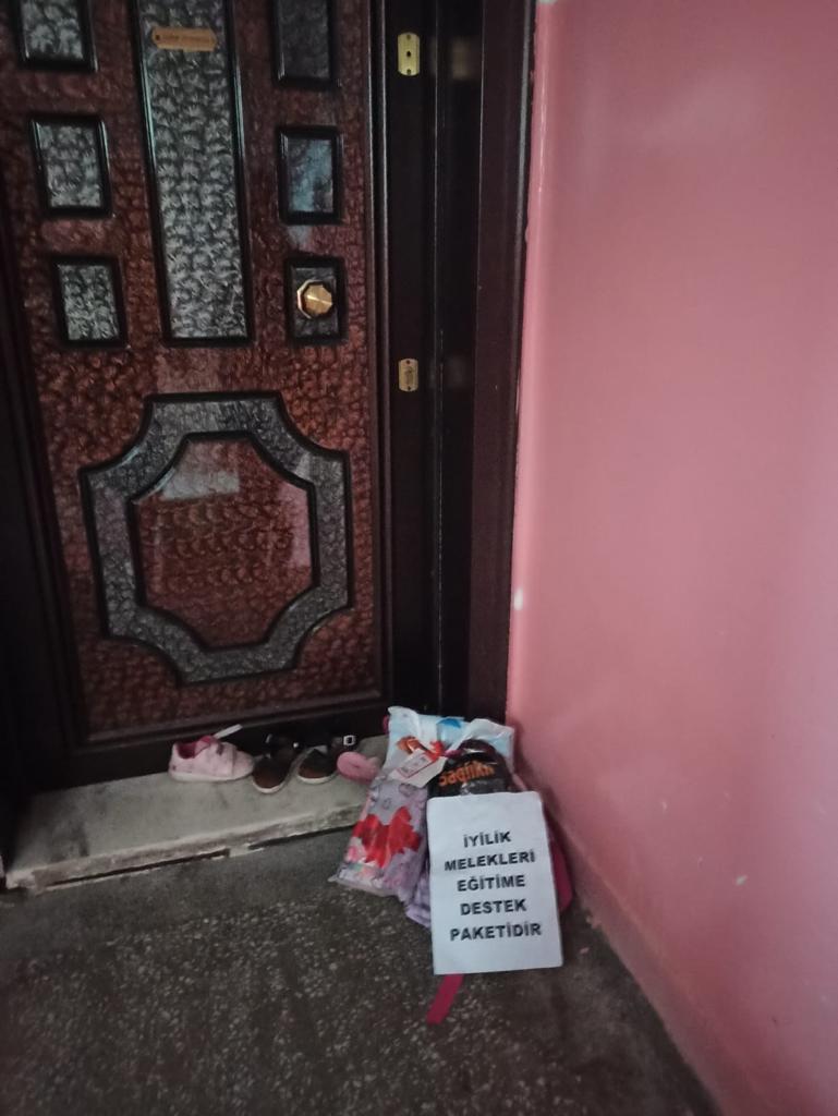 KIRTASİYE DESTEKLERİMİZLE ÇOCUKLARIN YİNE GÜLÜN YÜZÜ OLDUK