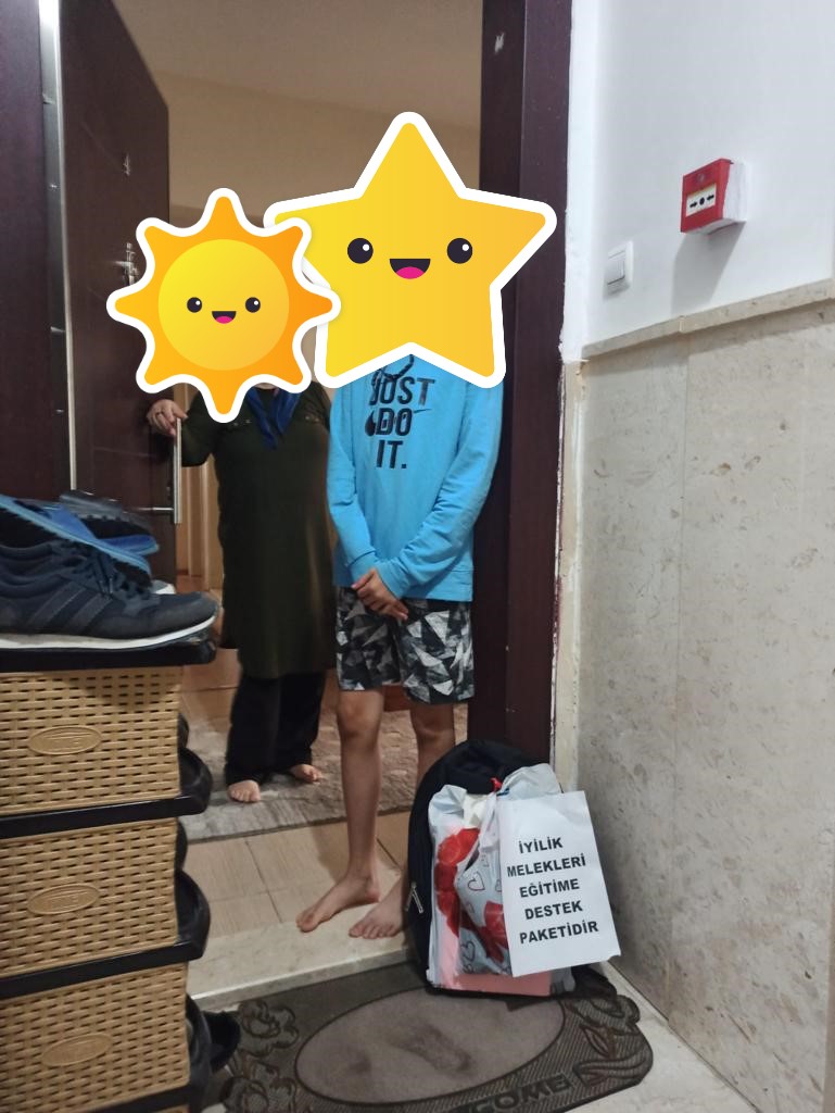 KIRTASİYE DESTEKLERİMİZLE ÇOCUKLARIN YİNE GÜLÜN YÜZÜ OLDUK