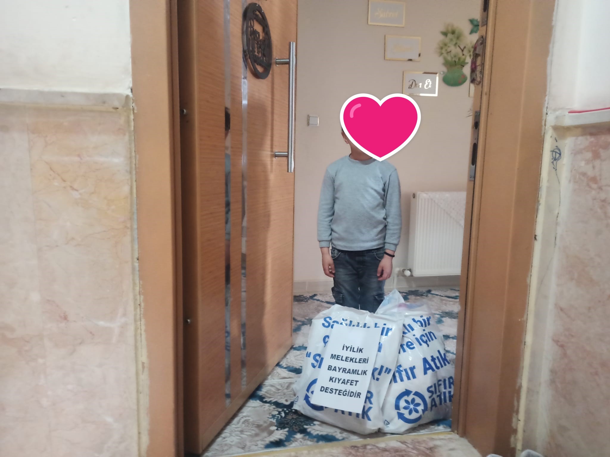 BAYRAMLIK KIYAFET DESTEKLERİMİZ SAHİPLERİNE ULAŞIYOR