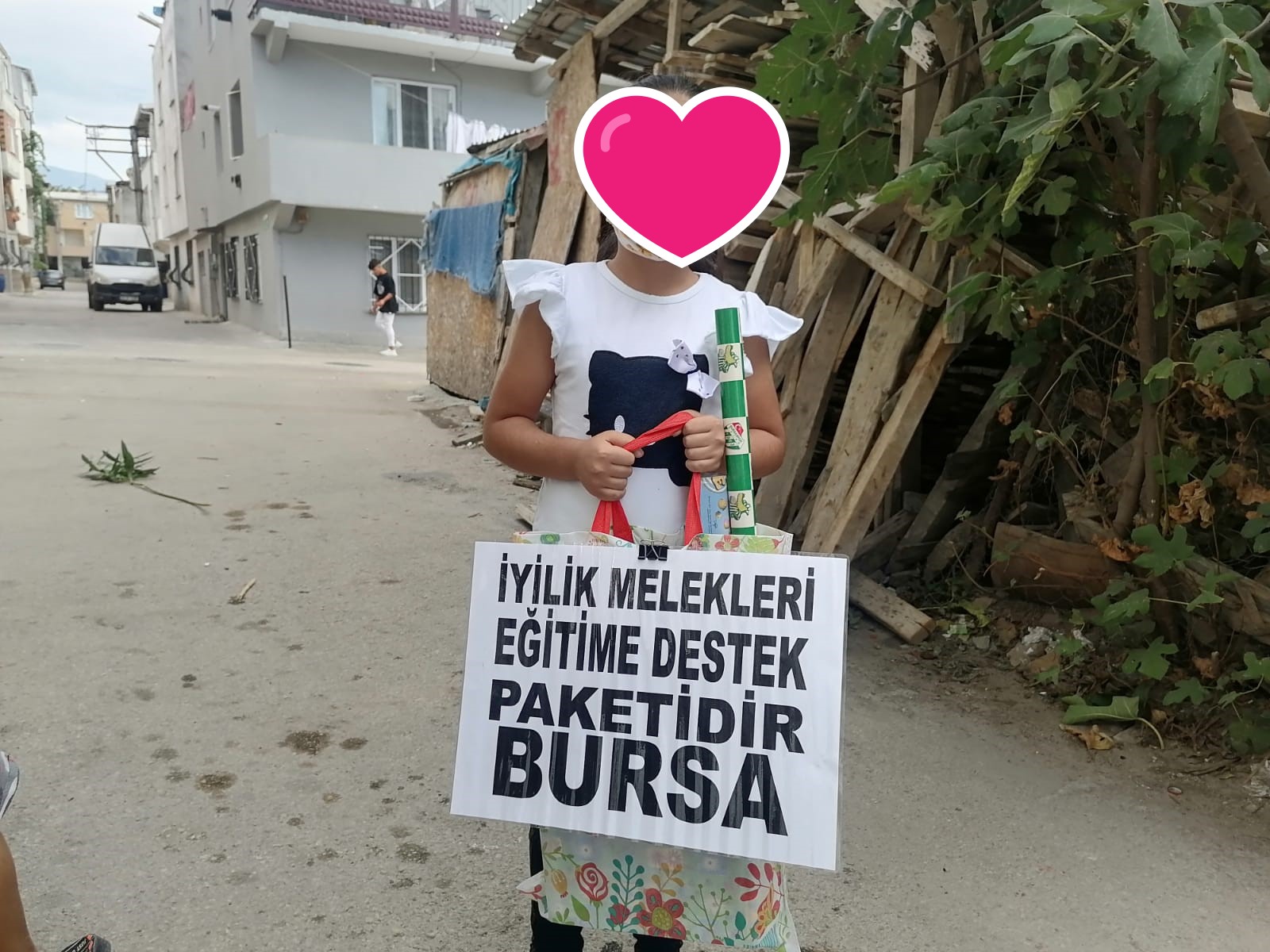 KIRTASİYE DESTEKLERİMİZ DEVAM EDİYOR